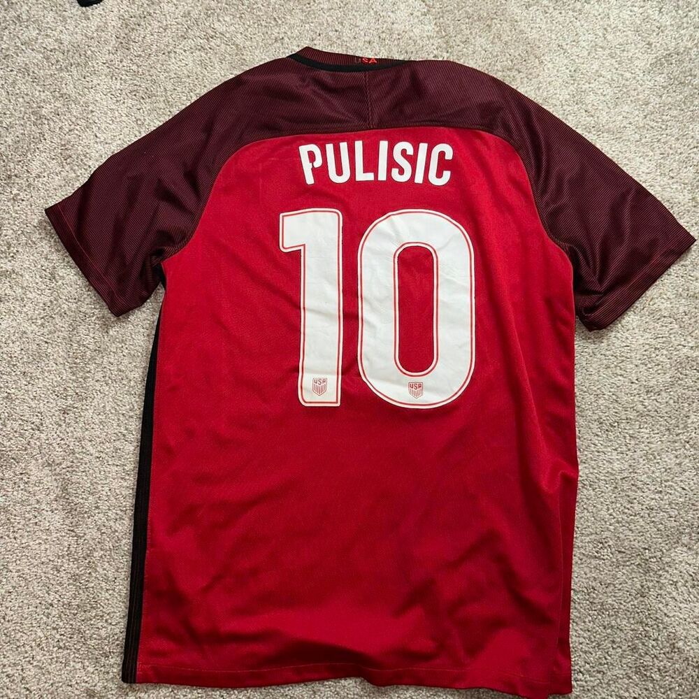 Nike Men's Red and Burgundy T-shirt - Picture 4 of 8